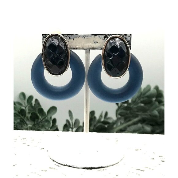 Vintage Blue Lucite Clip-On Earrings With Faux Black Stone Oval Detail - Picture 5 of 7